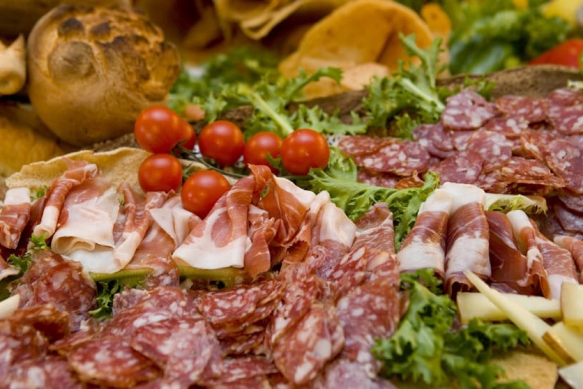 salumi-cucina-tipica-sarda-ristorante-badus-cafe-badesi-sardegna-960